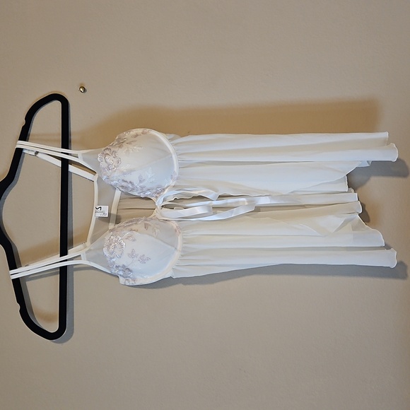 Elegant White Lace Babydoll Lingerie - Picture 1 of 6
